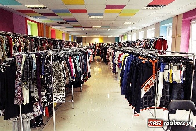 Zdjęcie w galerii na portalu naszraciborz.pl: Mała Brytania już w Raciborzu! Przyjdź i zadbaj o zawartość swojej szafy! wiadomości z regionu