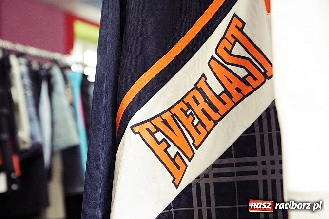 Zdjęcie w galerii na portalu naszraciborz.pl: Mała Brytania już w Raciborzu! Przyjdź i zadbaj o zawartość swojej szafy! wiadomości z regionu