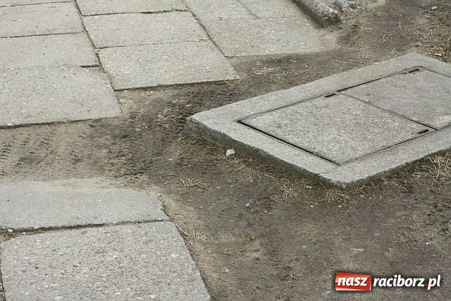 Zdjęcie w galerii na portalu naszraciborz.pl: Katowicka - siąść i płakać wiadomości z regionu