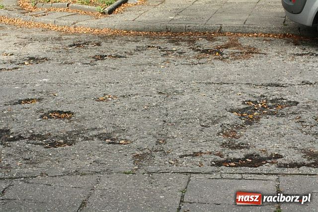 Zdjęcie w galerii na portalu naszraciborz.pl: Katowicka - siąść i płakać wiadomości z regionu