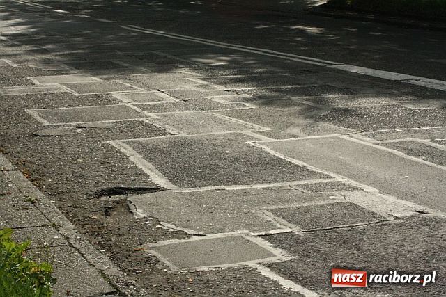 Zdjęcie w galerii na portalu naszraciborz.pl: Katowicka - siąść i płakać wiadomości z regionu