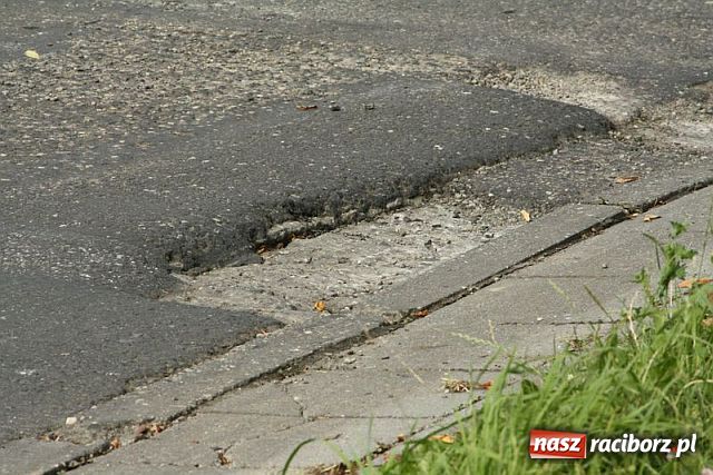 Zdjęcie w galerii na portalu naszraciborz.pl: Katowicka - siąść i płakać wiadomości z regionu