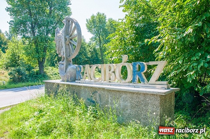 Zdjęcie w galerii na portalu naszraciborz.pl: Witacze i potykacze - radni o urodzie dróg naszych wiadomości z regionu