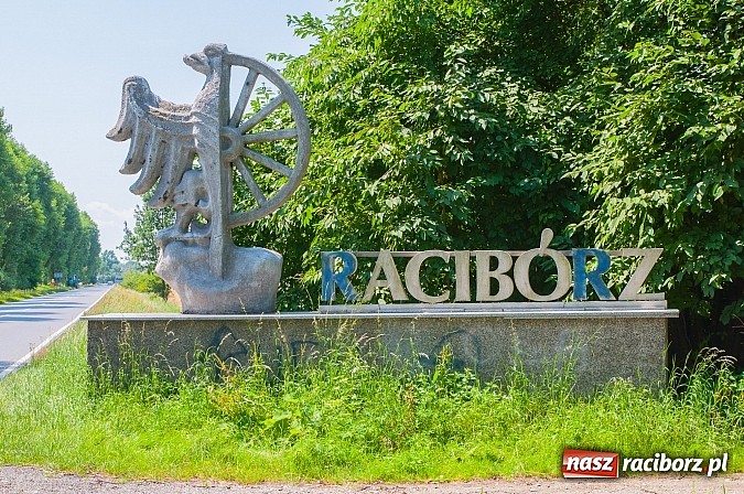 Zdjęcie w galerii na portalu naszraciborz.pl: Witacze i potykacze - radni o urodzie dróg naszych wiadomości z regionu