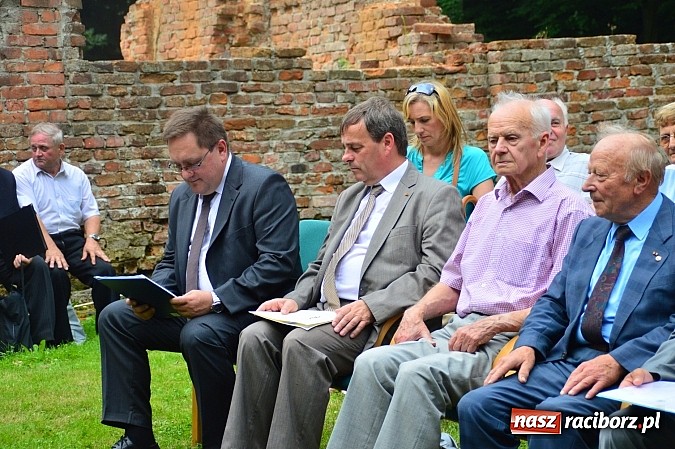 Zdjęcie w galerii na portalu naszraciborz.pl: Uroczystość 15-lecia Fundacji Eichendorffa w Łubowicach wiadomości z regionu