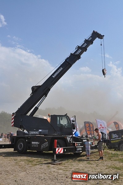 Zdjęcie w galerii na portalu naszraciborz.pl: Mimo pogody w kratkę kilkadziesiąt tysięcy fanów na zlocie Master Truck 2015 wiadomości z regionu
