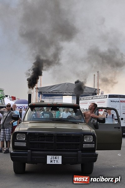 Zdjęcie w galerii na portalu naszraciborz.pl: Mimo pogody w kratkę kilkadziesiąt tysięcy fanów na zlocie Master Truck 2015 wiadomości z regionu