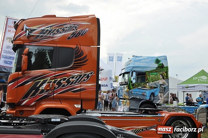 Zdjęcie w galerii na portalu naszraciborz.pl: Mimo pogody w kratkę kilkadziesiąt tysięcy fanów na zlocie Master Truck 2015 wiadomości z regionu