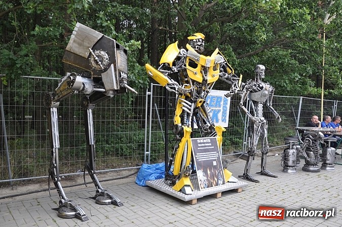 Zdjęcie w galerii na portalu naszraciborz.pl: Mimo pogody w kratkę kilkadziesiąt tysięcy fanów na zlocie Master Truck 2015 wiadomości z regionu