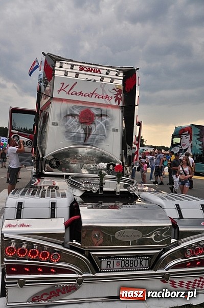 Zdjęcie w galerii na portalu naszraciborz.pl: Mimo pogody w kratkę kilkadziesiąt tysięcy fanów na zlocie Master Truck 2015 wiadomości z regionu