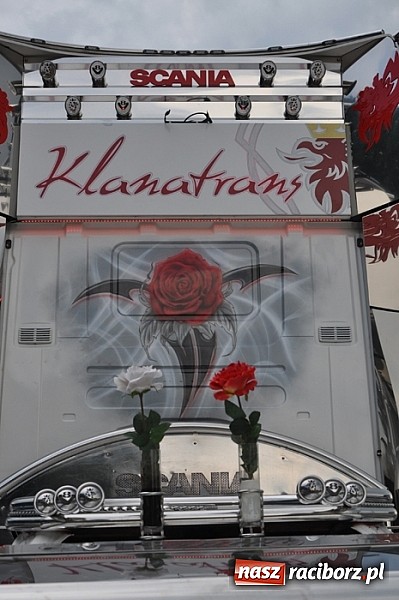 Zdjęcie w galerii na portalu naszraciborz.pl: Mimo pogody w kratkę kilkadziesiąt tysięcy fanów na zlocie Master Truck 2015 wiadomości z regionu