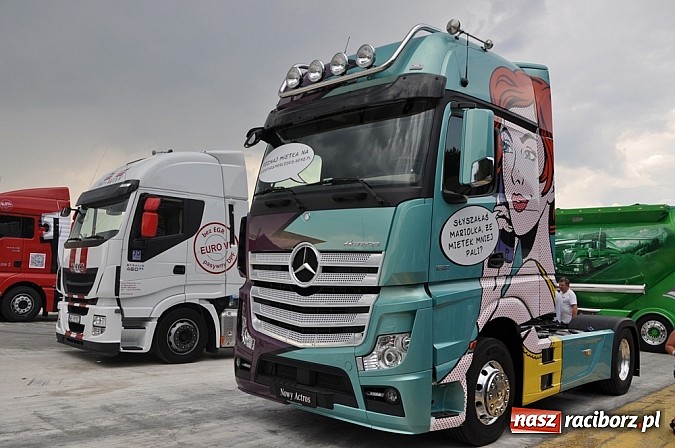Zdjęcie w galerii na portalu naszraciborz.pl: Mimo pogody w kratkę kilkadziesiąt tysięcy fanów na zlocie Master Truck 2015 wiadomości z regionu