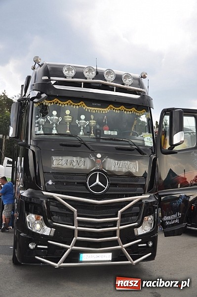 Zdjęcie w galerii na portalu naszraciborz.pl: Mimo pogody w kratkę kilkadziesiąt tysięcy fanów na zlocie Master Truck 2015 wiadomości z regionu