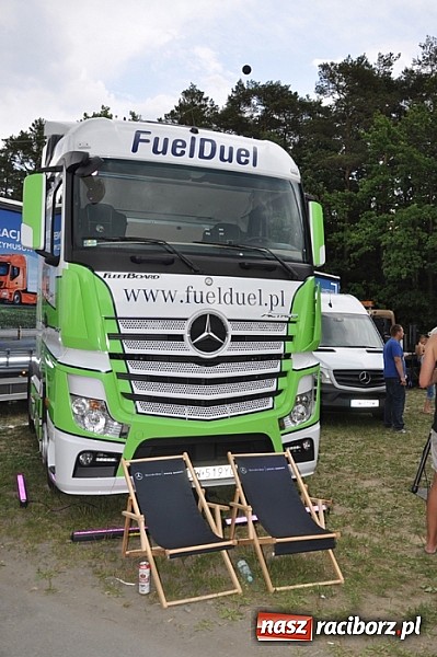 Zdjęcie w galerii na portalu naszraciborz.pl: Mimo pogody w kratkę kilkadziesiąt tysięcy fanów na zlocie Master Truck 2015 wiadomości z regionu