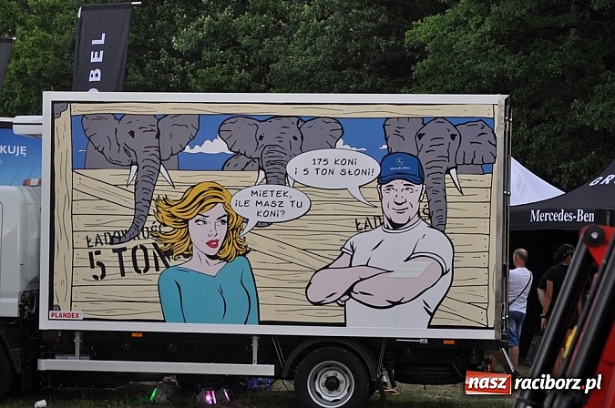 Zdjęcie w galerii na portalu naszraciborz.pl: Mimo pogody w kratkę kilkadziesiąt tysięcy fanów na zlocie Master Truck 2015 wiadomości z regionu