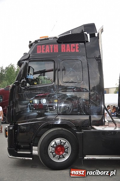 Zdjęcie w galerii na portalu naszraciborz.pl: Mimo pogody w kratkę kilkadziesiąt tysięcy fanów na zlocie Master Truck 2015 wiadomości z regionu