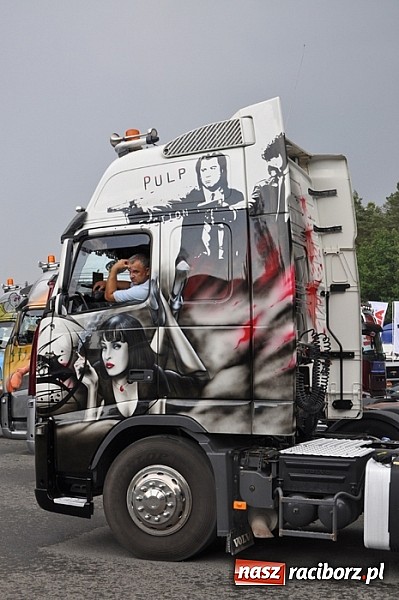 Zdjęcie w galerii na portalu naszraciborz.pl: Mimo pogody w kratkę kilkadziesiąt tysięcy fanów na zlocie Master Truck 2015 wiadomości z regionu