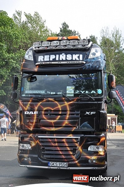 Zdjęcie w galerii na portalu naszraciborz.pl: Mimo pogody w kratkę kilkadziesiąt tysięcy fanów na zlocie Master Truck 2015 wiadomości z regionu