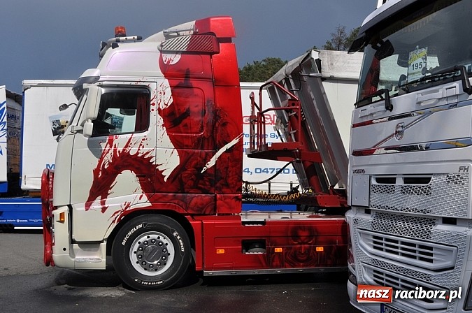 Zdjęcie w galerii na portalu naszraciborz.pl: Mimo pogody w kratkę kilkadziesiąt tysięcy fanów na zlocie Master Truck 2015 wiadomości z regionu