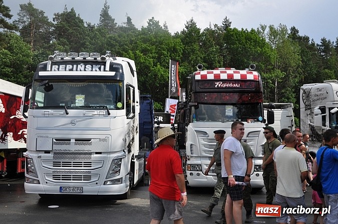 Zdjęcie w galerii na portalu naszraciborz.pl: Mimo pogody w kratkę kilkadziesiąt tysięcy fanów na zlocie Master Truck 2015 wiadomości z regionu