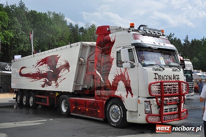 Zdjęcie w galerii na portalu naszraciborz.pl: Mimo pogody w kratkę kilkadziesiąt tysięcy fanów na zlocie Master Truck 2015 wiadomości z regionu