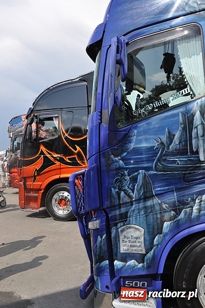 Zdjęcie w galerii na portalu naszraciborz.pl: Mimo pogody w kratkę kilkadziesiąt tysięcy fanów na zlocie Master Truck 2015 wiadomości z regionu