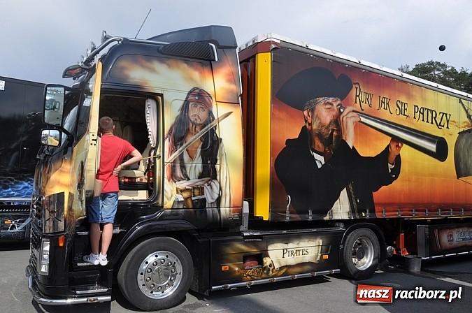 Zdjęcie w galerii na portalu naszraciborz.pl: Mimo pogody w kratkę kilkadziesiąt tysięcy fanów na zlocie Master Truck 2015 wiadomości z regionu