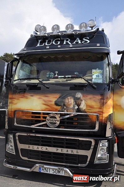 Zdjęcie w galerii na portalu naszraciborz.pl: Mimo pogody w kratkę kilkadziesiąt tysięcy fanów na zlocie Master Truck 2015 wiadomości z regionu