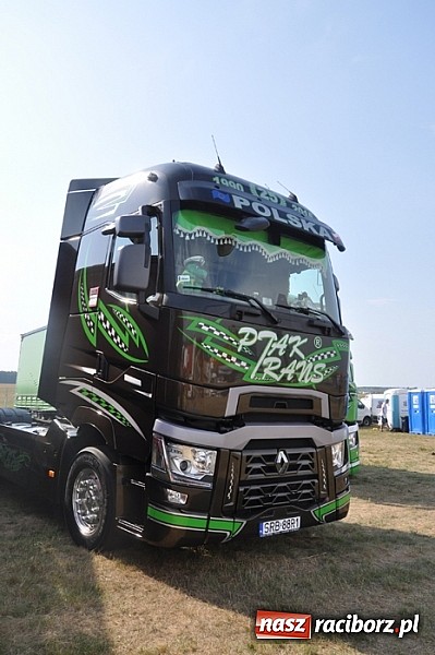 Zdjęcie w galerii na portalu naszraciborz.pl: Mimo pogody w kratkę kilkadziesiąt tysięcy fanów na zlocie Master Truck 2015 wiadomości z regionu