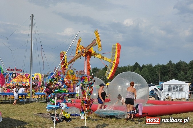 Zdjęcie w galerii na portalu naszraciborz.pl: Mimo pogody w kratkę kilkadziesiąt tysięcy fanów na zlocie Master Truck 2015 wiadomości z regionu