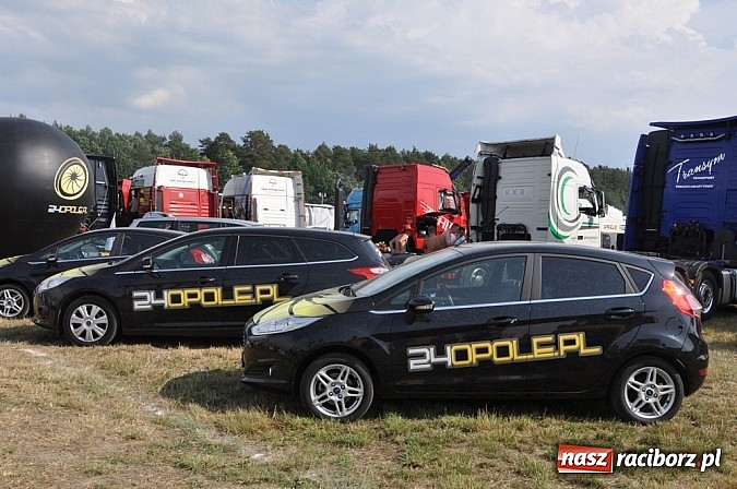 Zdjęcie w galerii na portalu naszraciborz.pl: Mimo pogody w kratkę kilkadziesiąt tysięcy fanów na zlocie Master Truck 2015 wiadomości z regionu