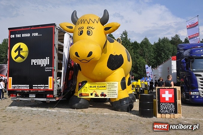 Zdjęcie w galerii na portalu naszraciborz.pl: Mimo pogody w kratkę kilkadziesiąt tysięcy fanów na zlocie Master Truck 2015 wiadomości z regionu