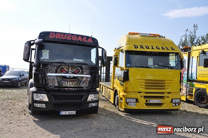 Zdjęcie w galerii na portalu naszraciborz.pl: Mimo pogody w kratkę kilkadziesiąt tysięcy fanów na zlocie Master Truck 2015 wiadomości z regionu