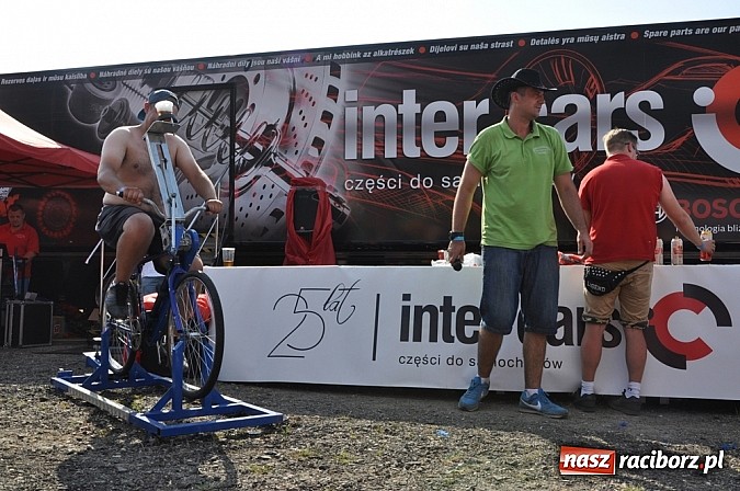 Zdjęcie w galerii na portalu naszraciborz.pl: Mimo pogody w kratkę kilkadziesiąt tysięcy fanów na zlocie Master Truck 2015 wiadomości z regionu