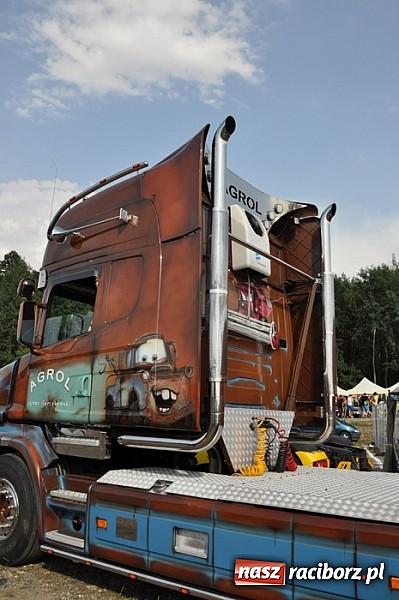 Zdjęcie w galerii na portalu naszraciborz.pl: Mimo pogody w kratkę kilkadziesiąt tysięcy fanów na zlocie Master Truck 2015 wiadomości z regionu