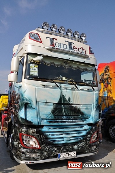 Zdjęcie w galerii na portalu naszraciborz.pl: Mimo pogody w kratkę kilkadziesiąt tysięcy fanów na zlocie Master Truck 2015 wiadomości z regionu