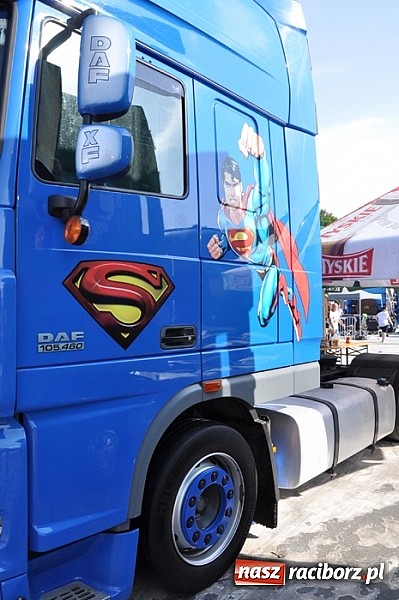 Zdjęcie w galerii na portalu naszraciborz.pl: Mimo pogody w kratkę kilkadziesiąt tysięcy fanów na zlocie Master Truck 2015 wiadomości z regionu