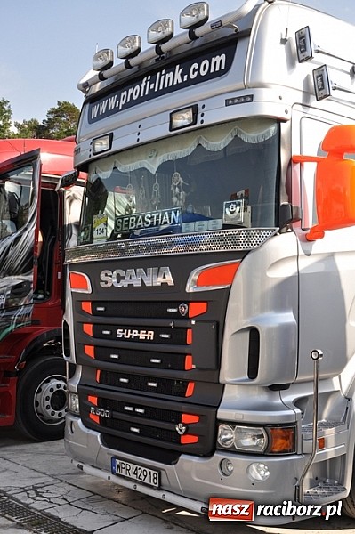 Zdjęcie w galerii na portalu naszraciborz.pl: Mimo pogody w kratkę kilkadziesiąt tysięcy fanów na zlocie Master Truck 2015 wiadomości z regionu