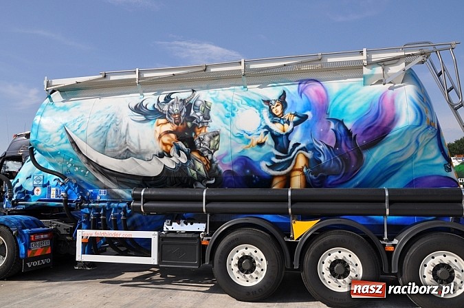 Zdjęcie w galerii na portalu naszraciborz.pl: Mimo pogody w kratkę kilkadziesiąt tysięcy fanów na zlocie Master Truck 2015 wiadomości z regionu