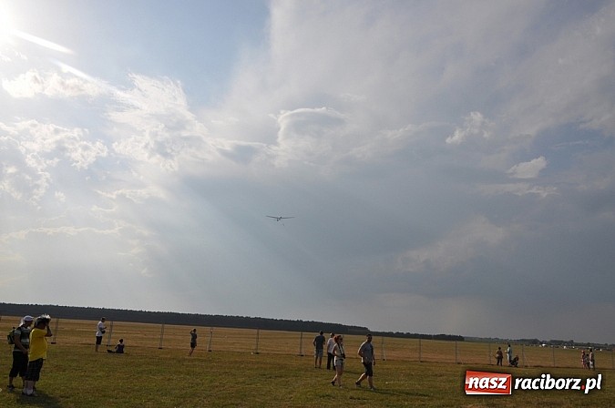 Zdjęcie w galerii na portalu naszraciborz.pl: Mimo pogody w kratkę kilkadziesiąt tysięcy fanów na zlocie Master Truck 2015 wiadomości z regionu