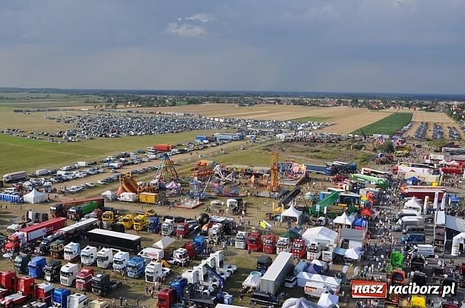 Zdjęcie w galerii na portalu naszraciborz.pl: Mimo pogody w kratkę kilkadziesiąt tysięcy fanów na zlocie Master Truck 2015 wiadomości z regionu