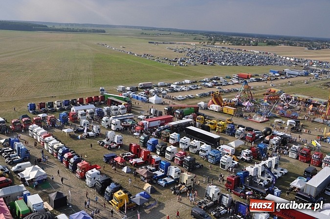Zdjęcie w galerii na portalu naszraciborz.pl: Mimo pogody w kratkę kilkadziesiąt tysięcy fanów na zlocie Master Truck 2015 wiadomości z regionu