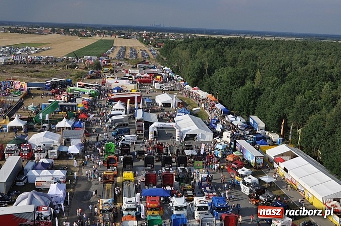 Zdjęcie w galerii na portalu naszraciborz.pl: Mimo pogody w kratkę kilkadziesiąt tysięcy fanów na zlocie Master Truck 2015 wiadomości z regionu