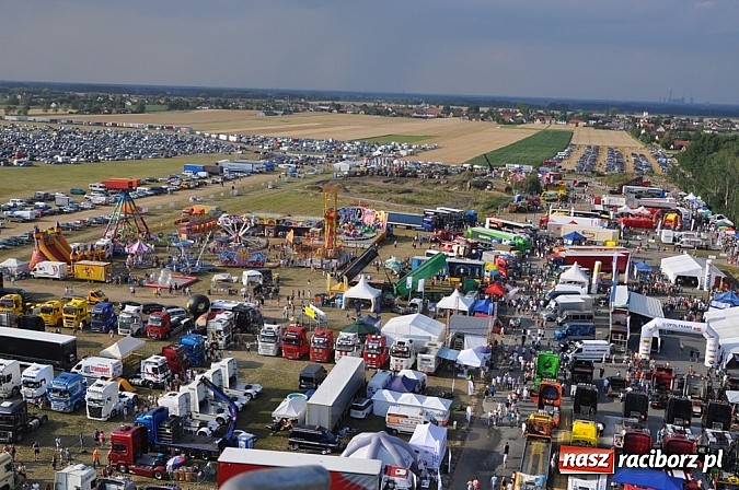 Zdjęcie w galerii na portalu naszraciborz.pl: Mimo pogody w kratkę kilkadziesiąt tysięcy fanów na zlocie Master Truck 2015 wiadomości z regionu