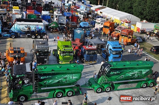 Zdjęcie w galerii na portalu naszraciborz.pl: Mimo pogody w kratkę kilkadziesiąt tysięcy fanów na zlocie Master Truck 2015 wiadomości z regionu