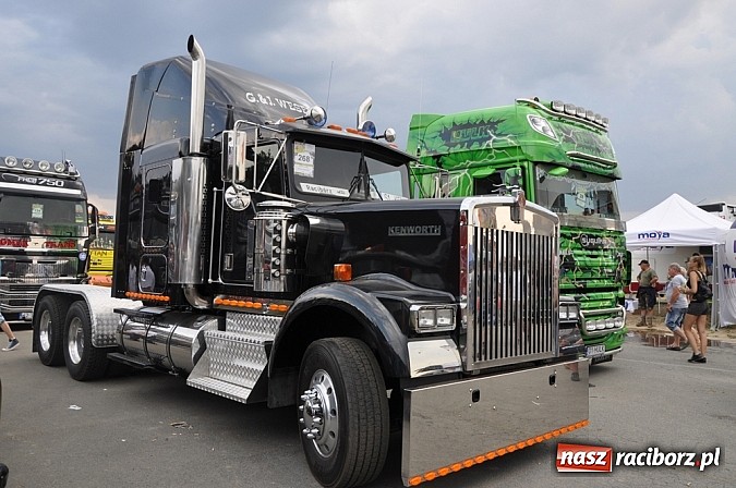 Zdjęcie w galerii na portalu naszraciborz.pl: Mimo pogody w kratkę kilkadziesiąt tysięcy fanów na zlocie Master Truck 2015 wiadomości z regionu