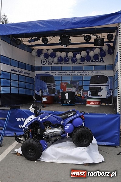 Zdjęcie w galerii na portalu naszraciborz.pl: Mimo pogody w kratkę kilkadziesiąt tysięcy fanów na zlocie Master Truck 2015 wiadomości z regionu