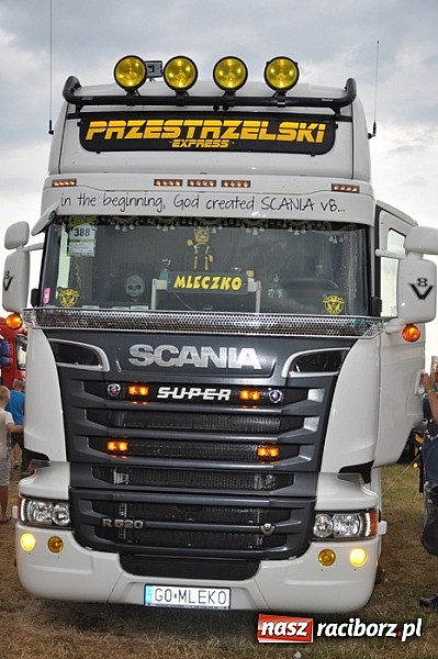 Zdjęcie w galerii na portalu naszraciborz.pl: Mimo pogody w kratkę kilkadziesiąt tysięcy fanów na zlocie Master Truck 2015 wiadomości z regionu