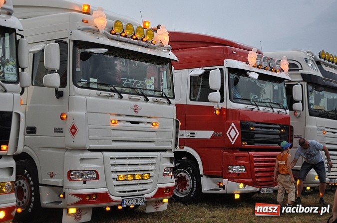 Zdjęcie w galerii na portalu naszraciborz.pl: Mimo pogody w kratkę kilkadziesiąt tysięcy fanów na zlocie Master Truck 2015 wiadomości z regionu