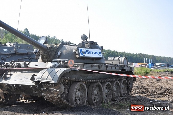 Zdjęcie w galerii na portalu naszraciborz.pl: Mimo pogody w kratkę kilkadziesiąt tysięcy fanów na zlocie Master Truck 2015 wiadomości z regionu